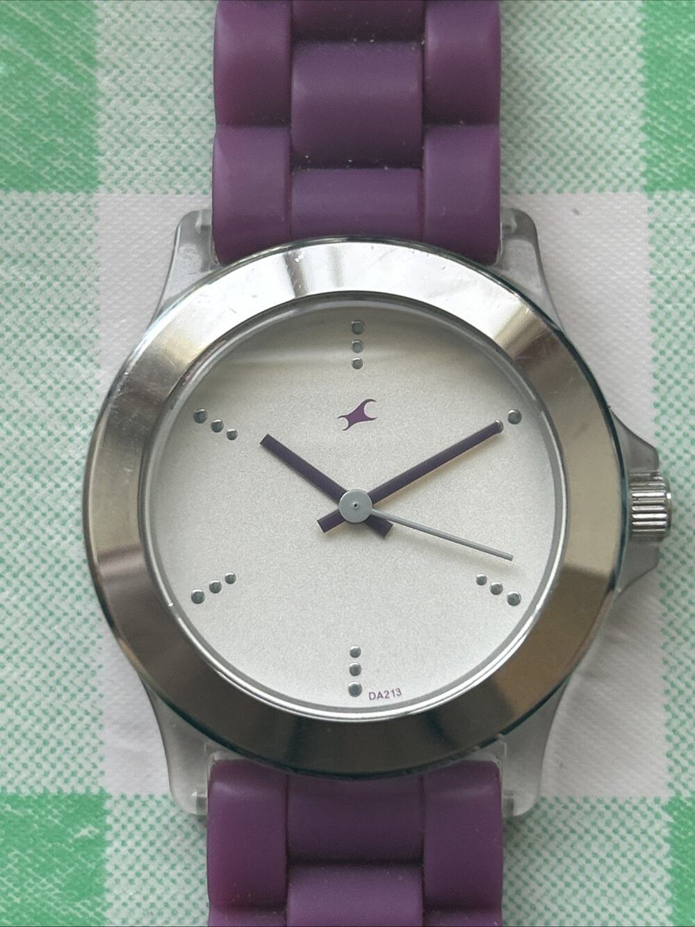 Fastrack Acrylic Case Silver Tone Bezel Women’s Quartz Watch